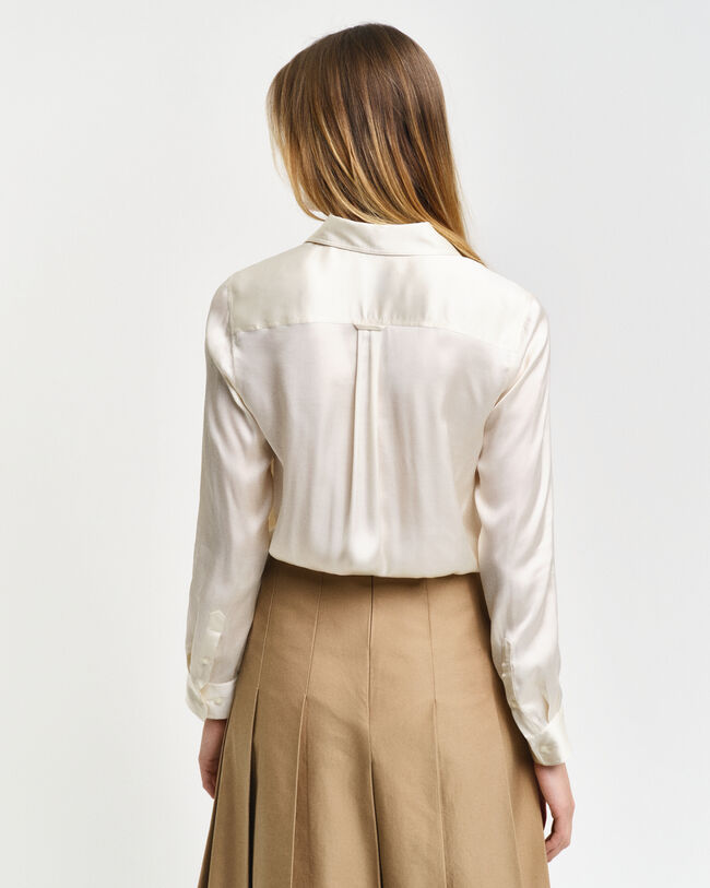 Regular fit ‑mitoitettu taskullinen paita