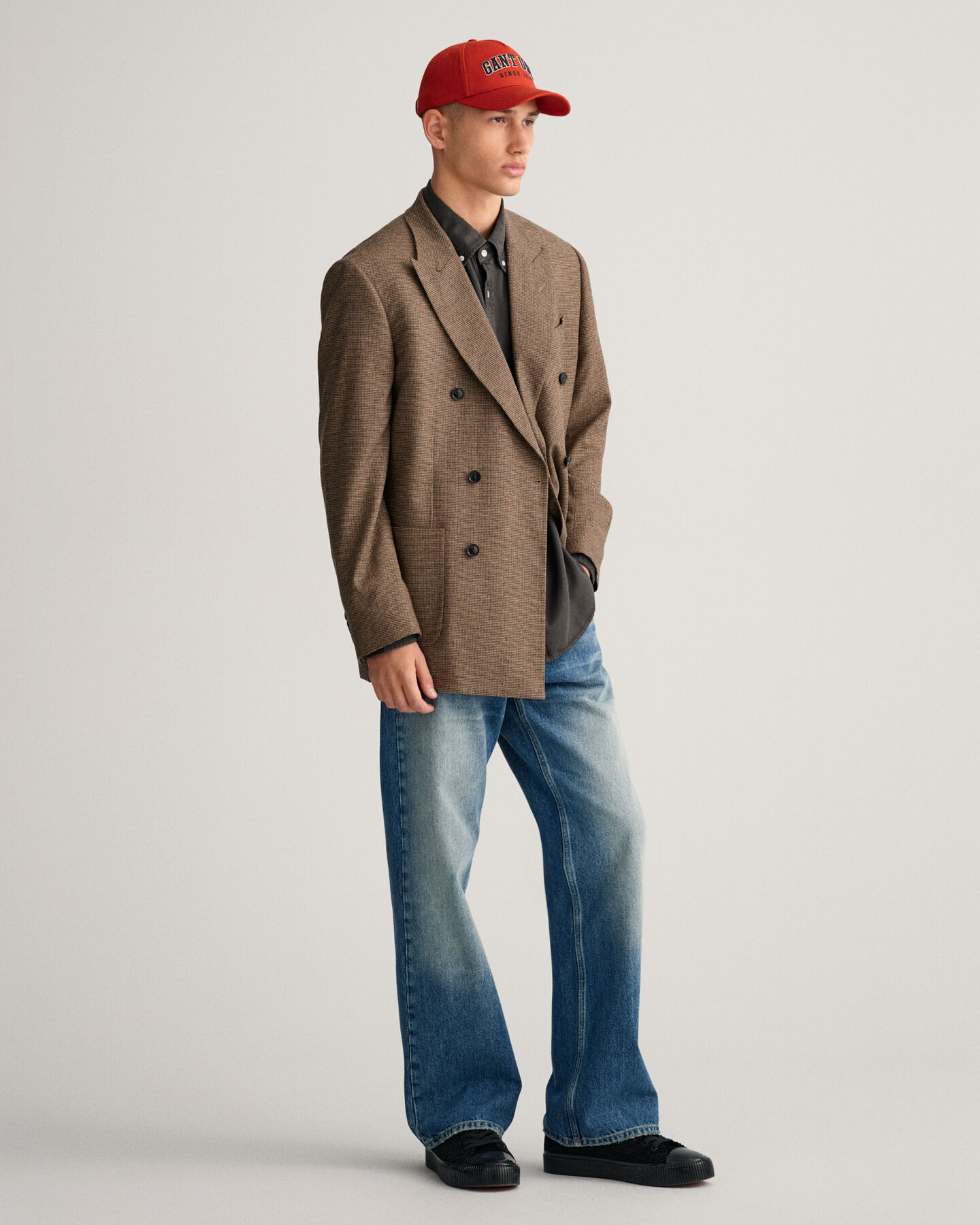 Relaxed fit ‑mitoitettu, valmiina v&auml;rj&auml;tty lyosellipaita