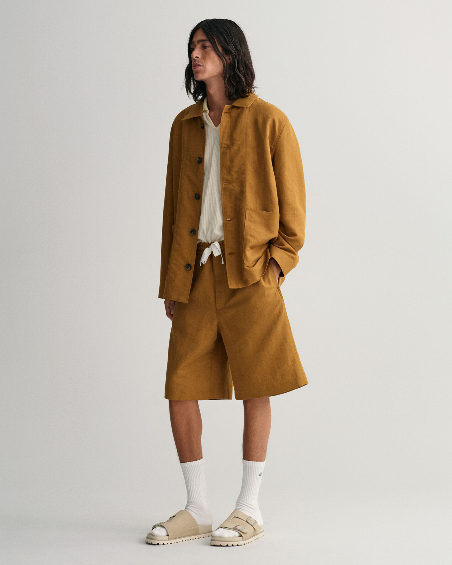 Puuvillapellavasta valmistetut kiristysny&ouml;rilliset shortsit