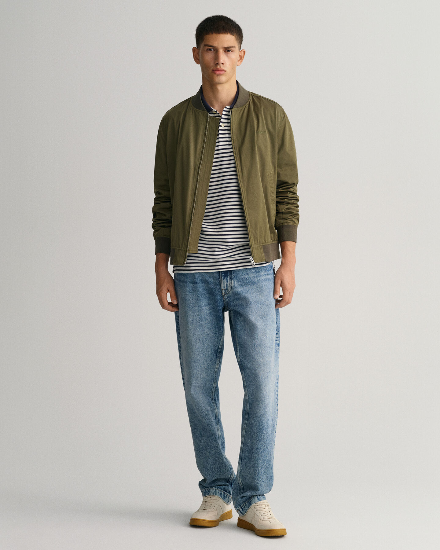 Raidallinen pikeepaita