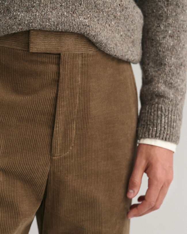 Vakosamettiset puvunhousut