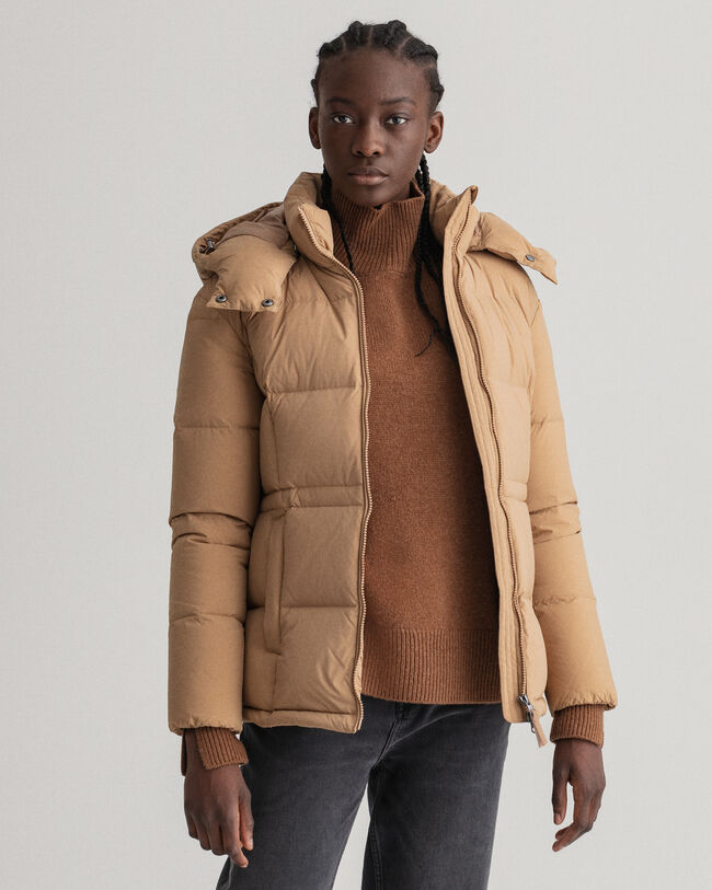 Puolipitk&auml; untuvatakki