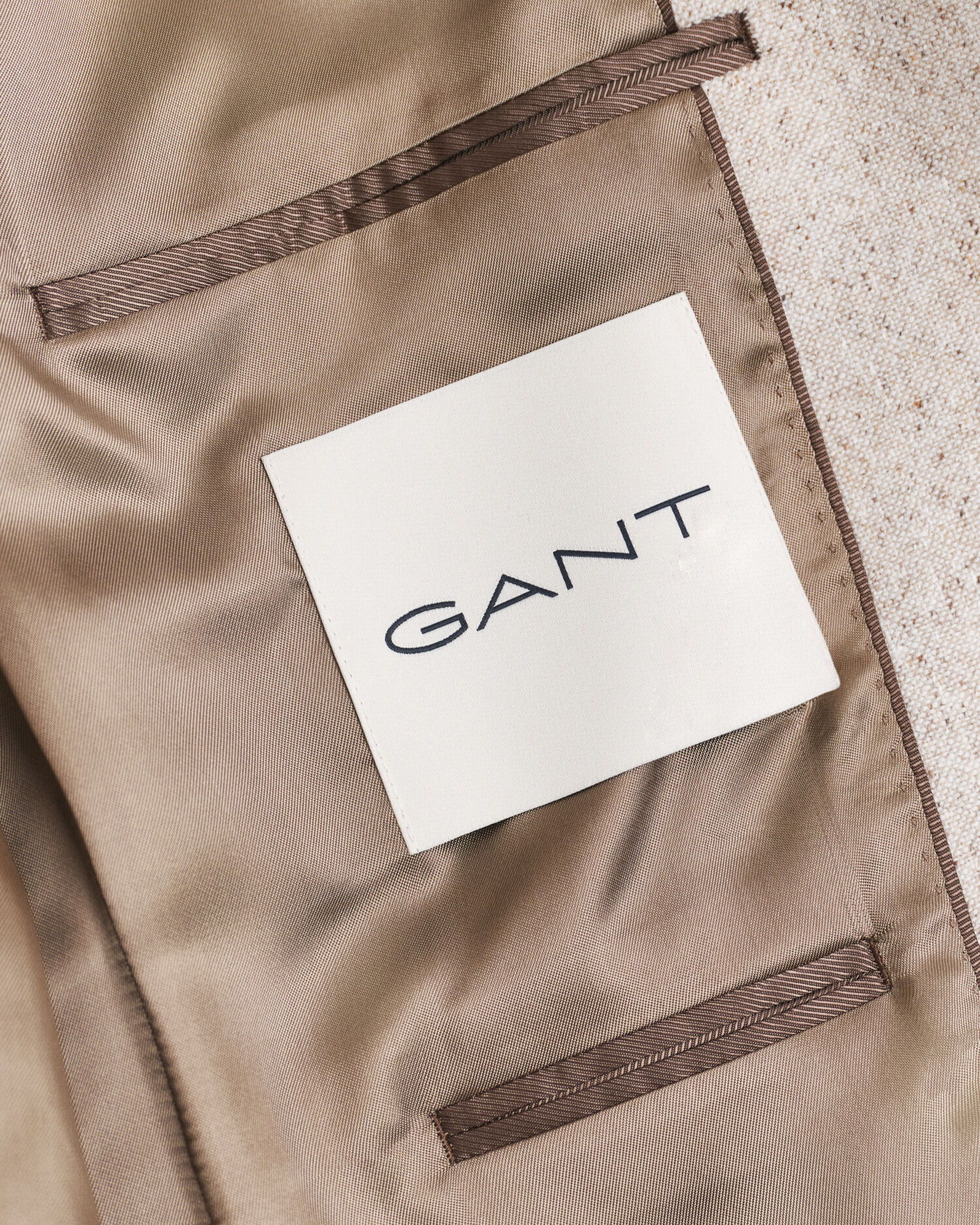 Slim fit ‑mitoitettu Donegal-puvuntakki