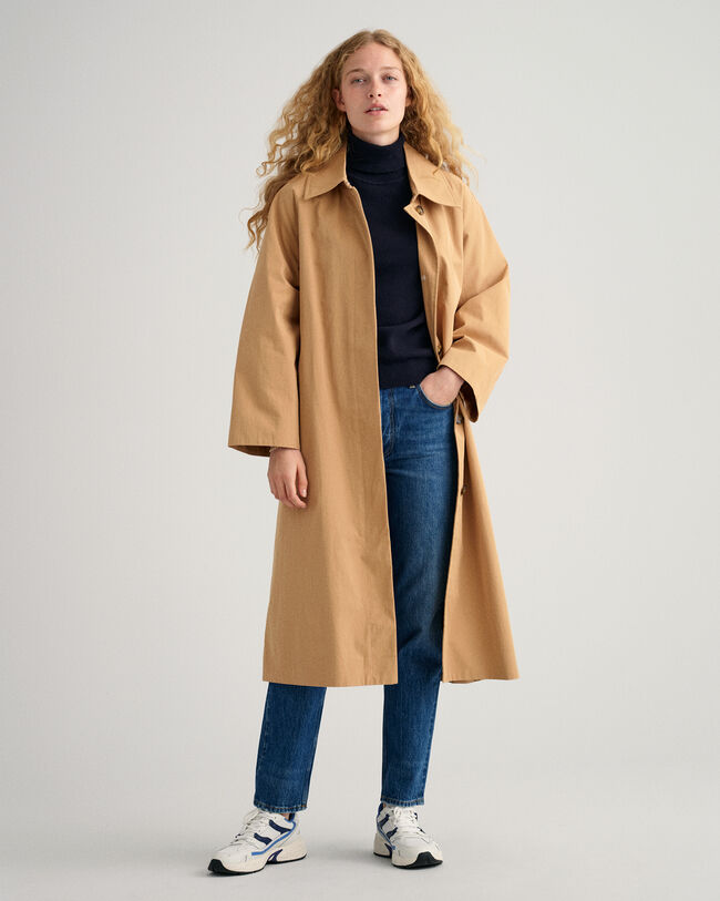 Eritt&auml;in hienosta lampaanvillasta neulottu pooloneule