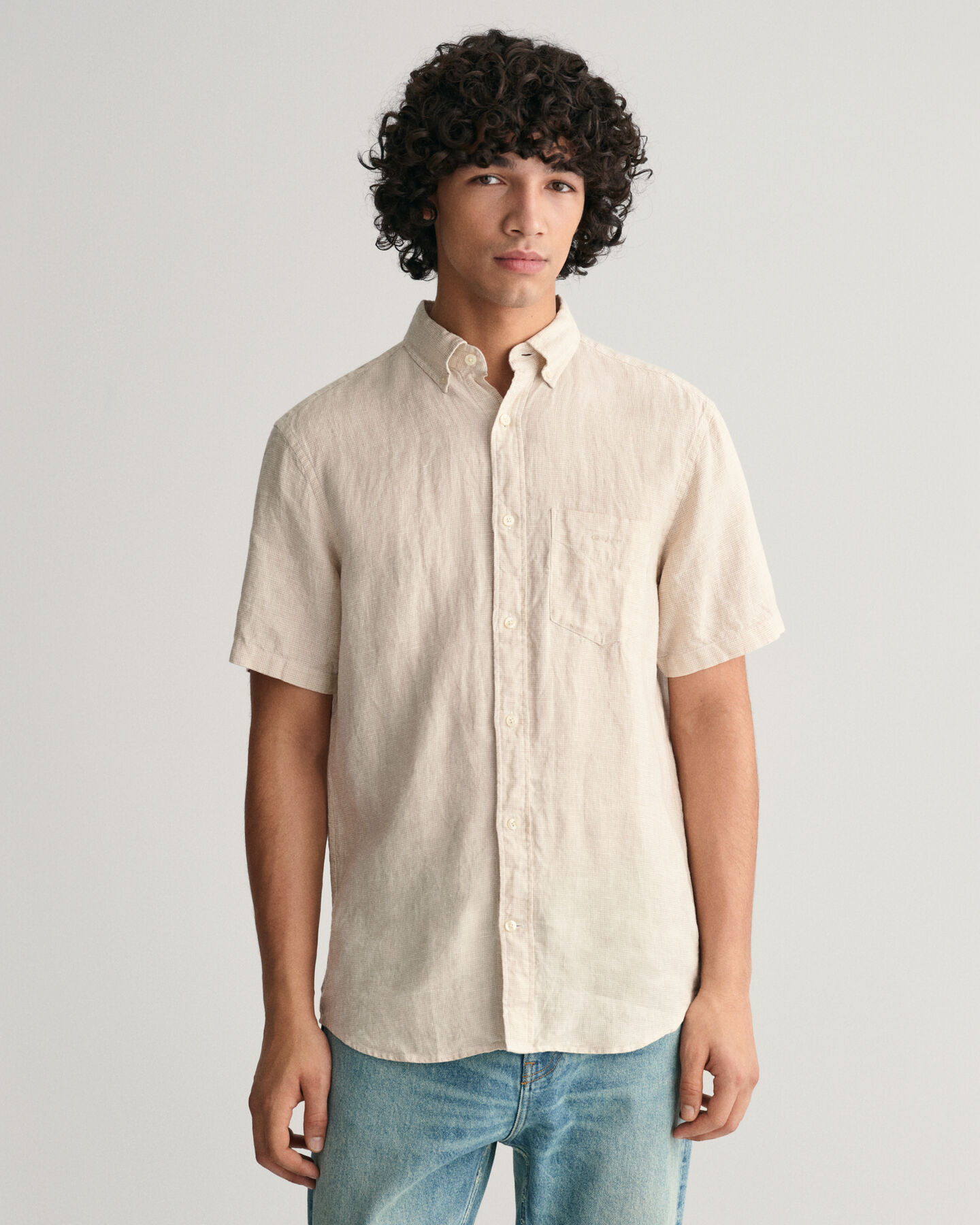 Regular&nbsp;fit ‑mitoitettu lyhythihainen kukonaskelkuvioinen pellavapaita