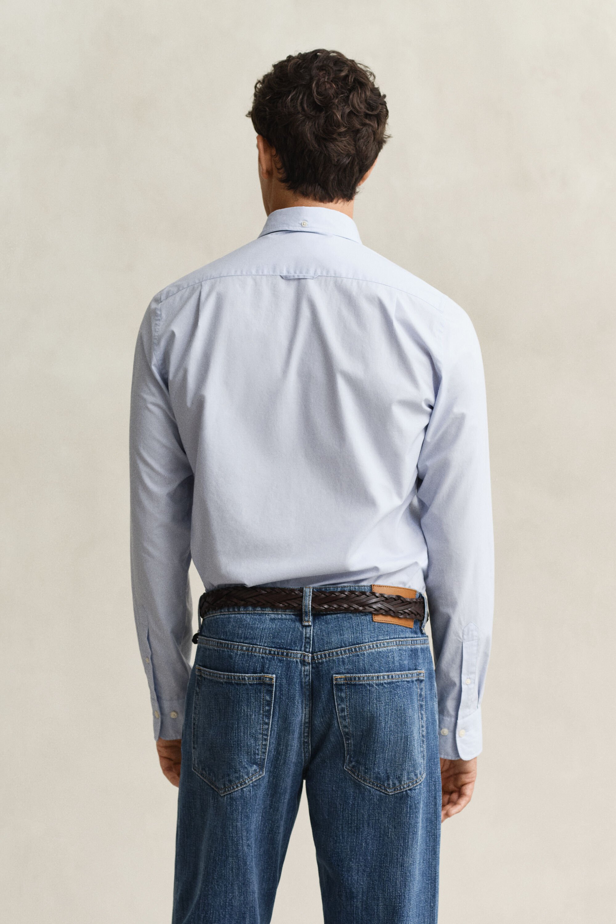 Slim fit ‑mitoitettu Classic-popliinipaita