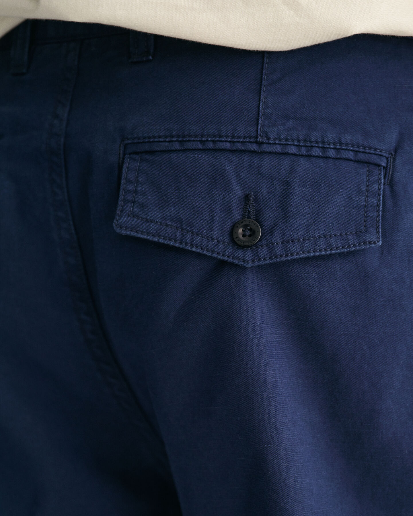 Regular fit ‑mitoitetut puuvilla-pellavashortsit