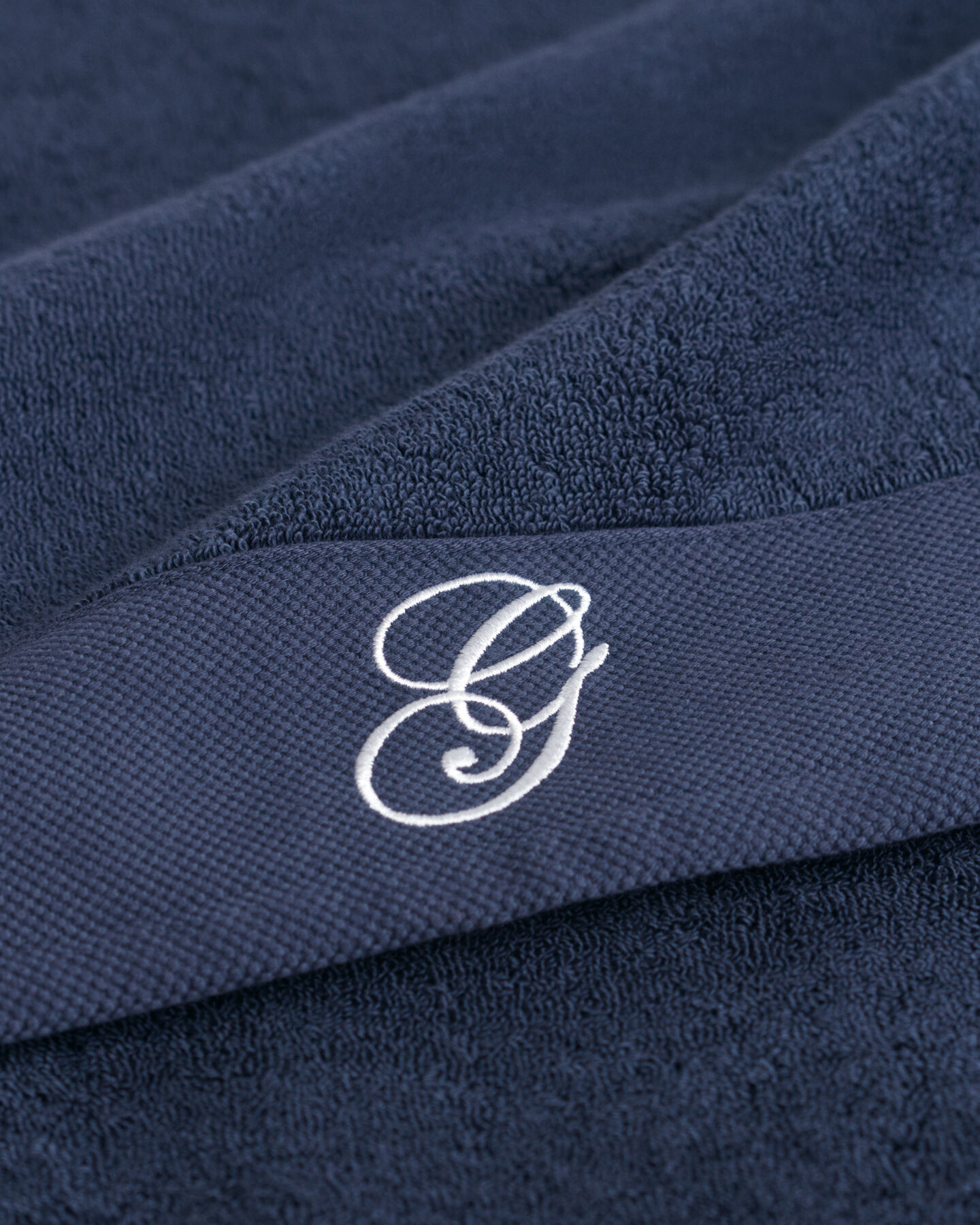 Kirjailtu pyyhe (50&nbsp;cm x 100&nbsp;cm)