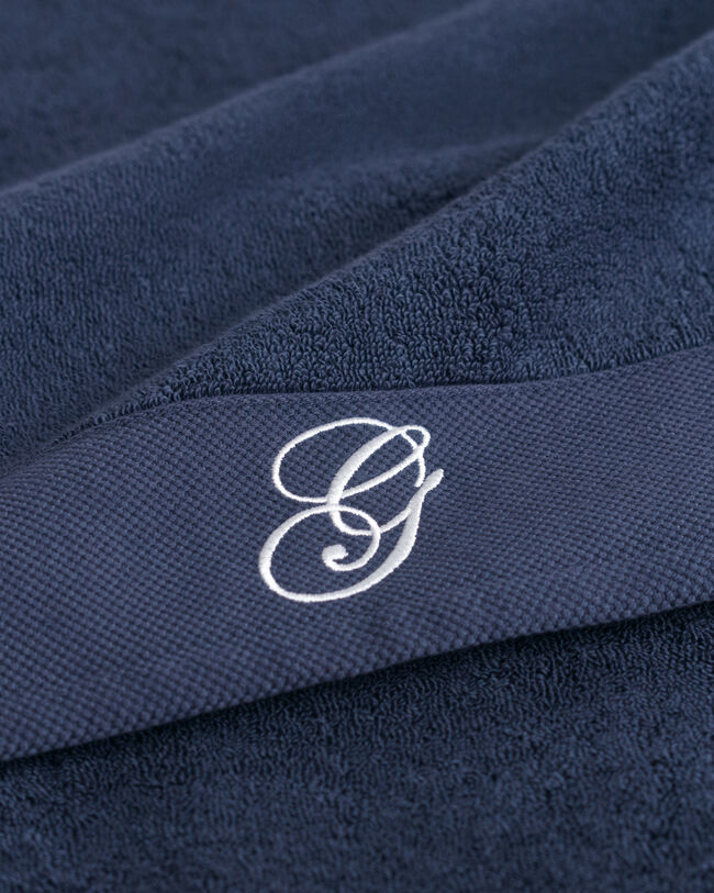 Kirjailtu pyyhe (50&nbsp;cm x 100&nbsp;cm)