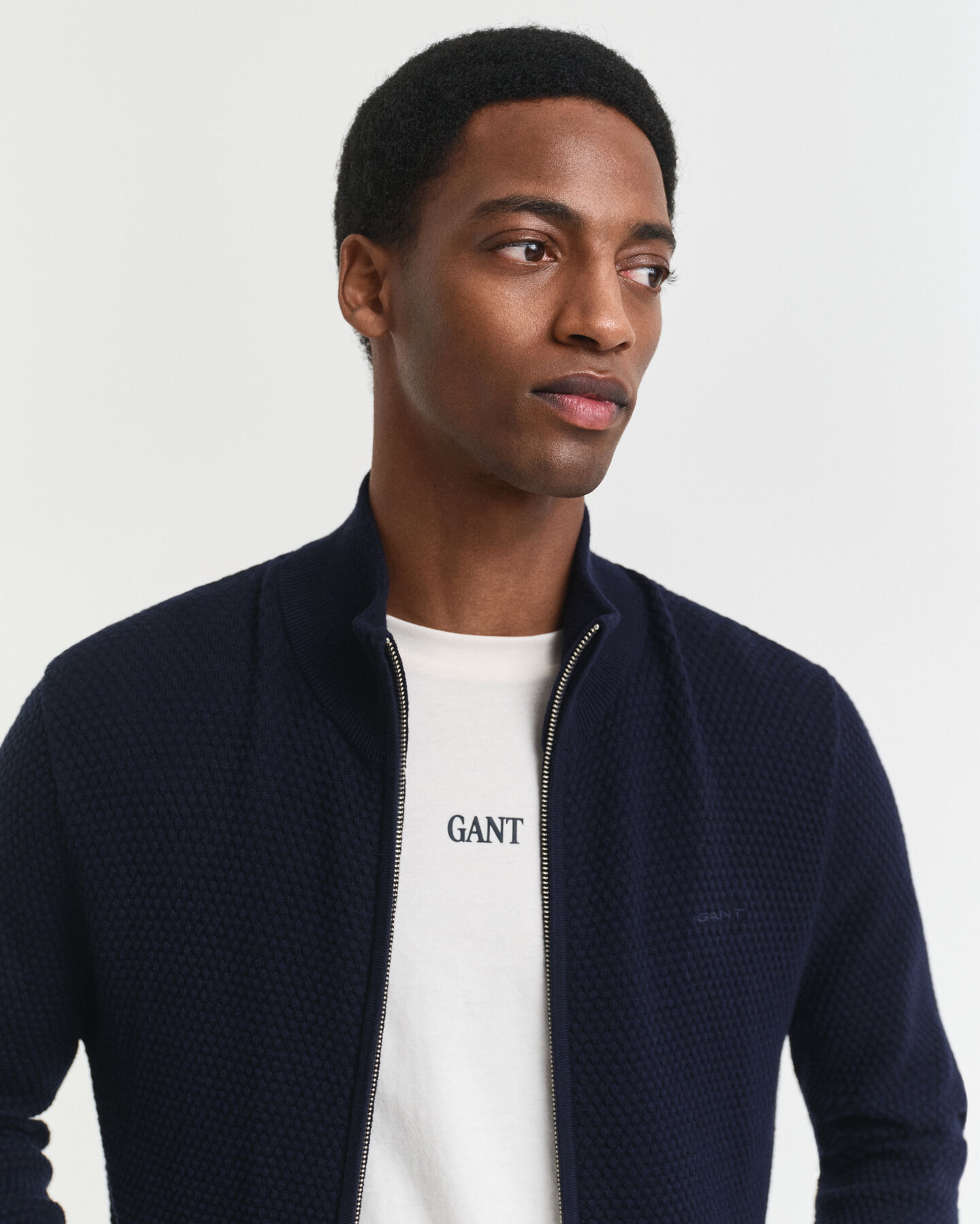 Kohopintainen puuvilla-merinovillainen neuletakki