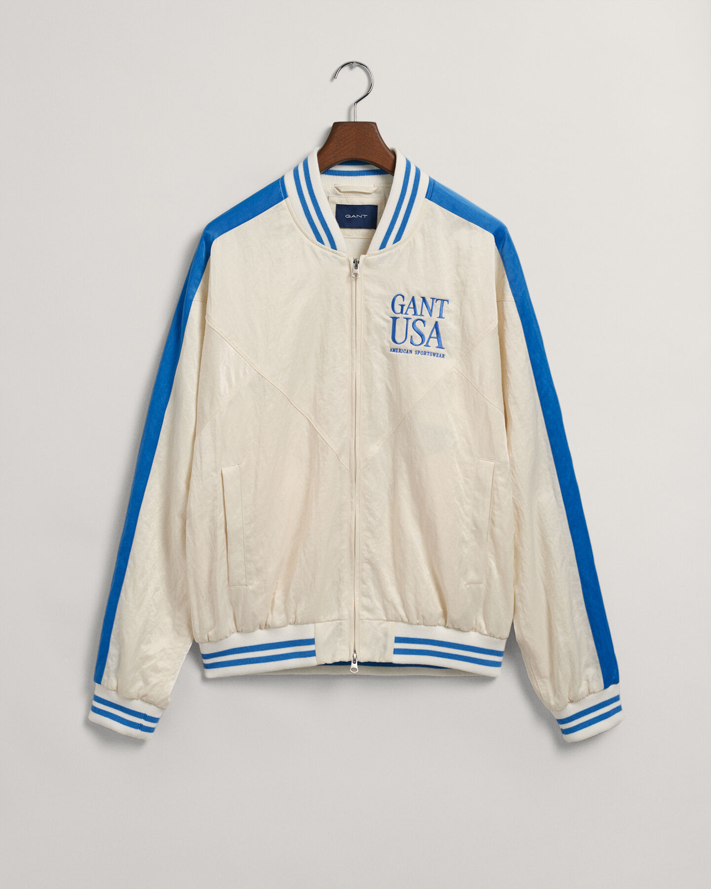 Satiininen GANT Varsity Jacket