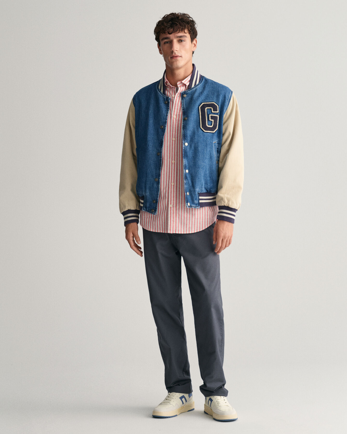 Regular&nbsp;fit ‑mitoitettu raitapaita puuvillapellavaa