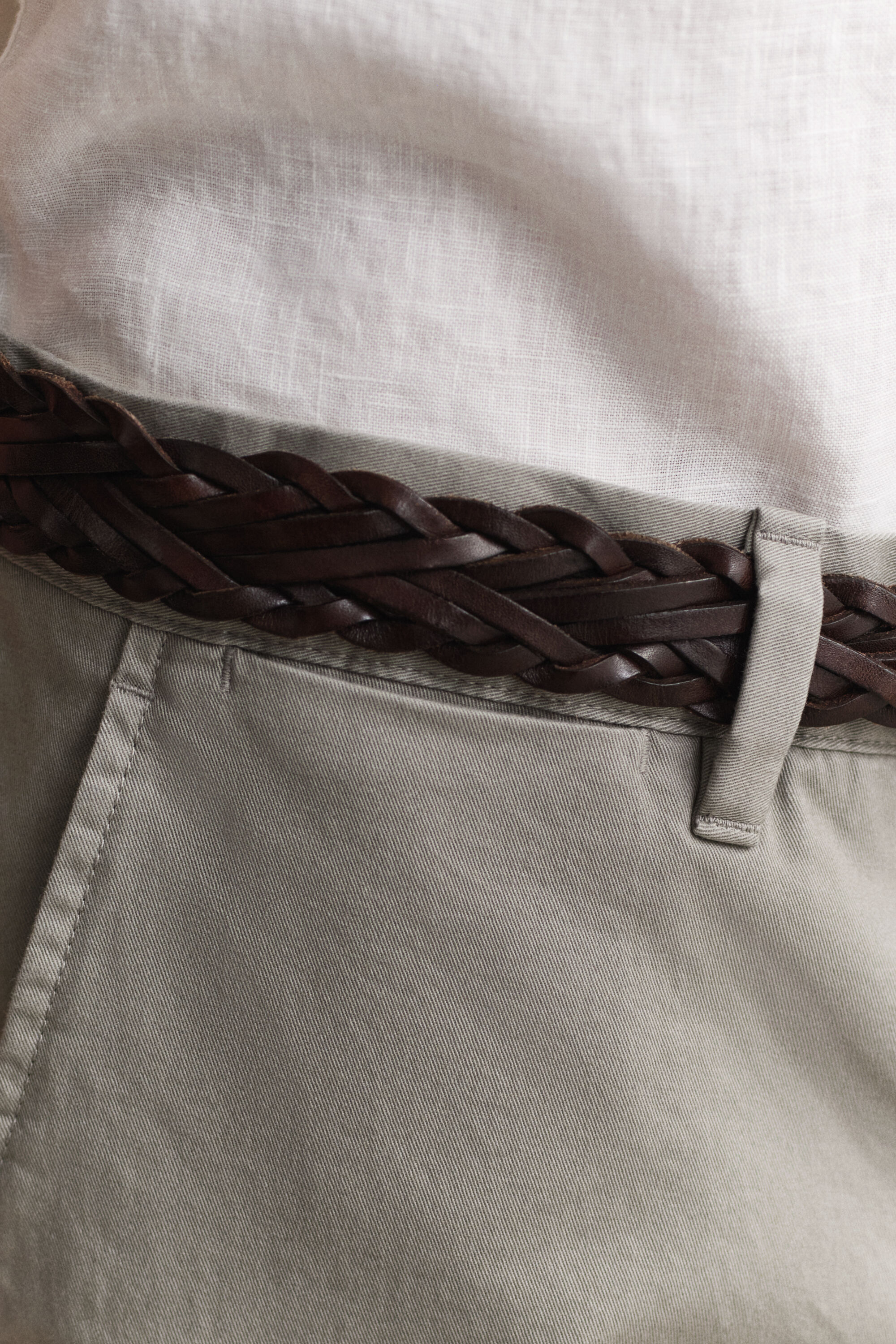 Slim fit ‑mitoitetut klassiset chinot