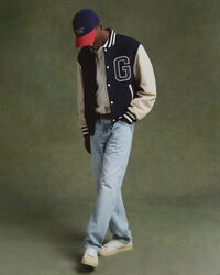 Varsity Jacket nahasta ja muista materiaaleista