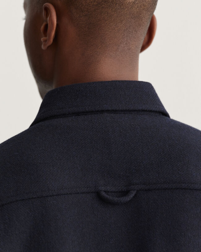 Villasekoitteesta valmistettu päällyspaita