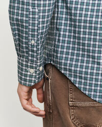 Regular&nbsp;fit ‑mitoitettu pieniruutuinen popliinipaita