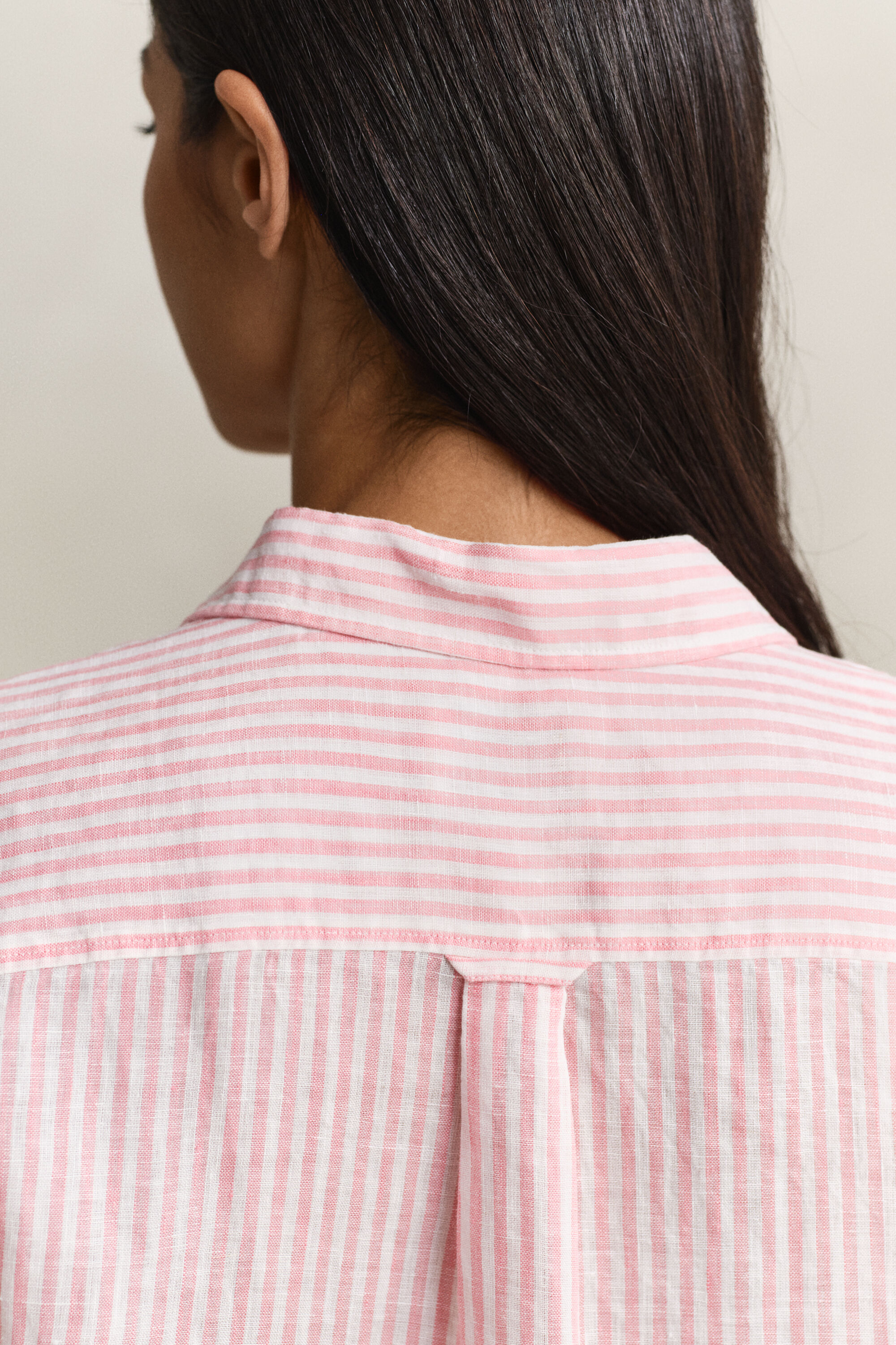 Regular fit ‑mitoitettu raidallinen pellavapaita