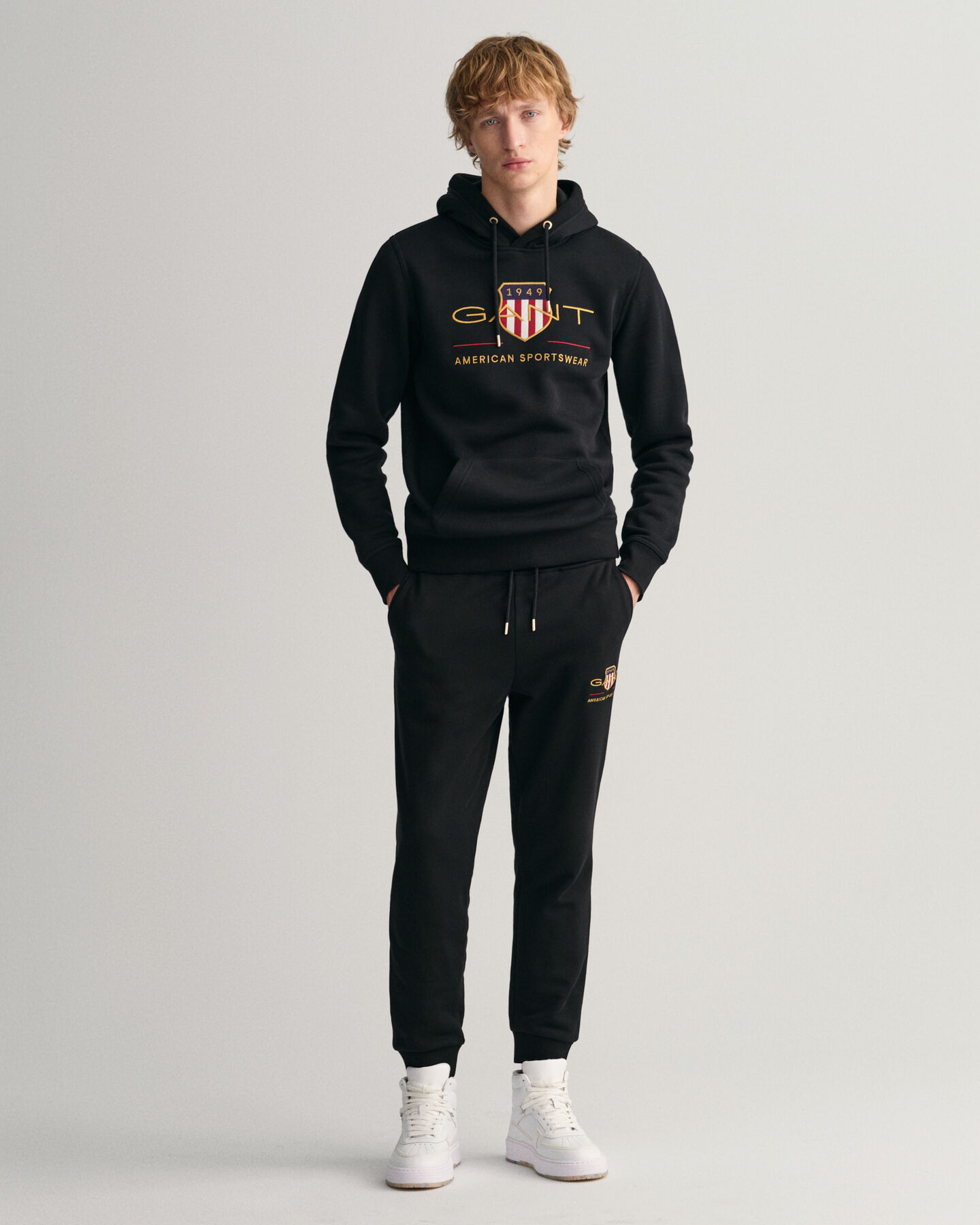 Archive Shield ‑collegehousut