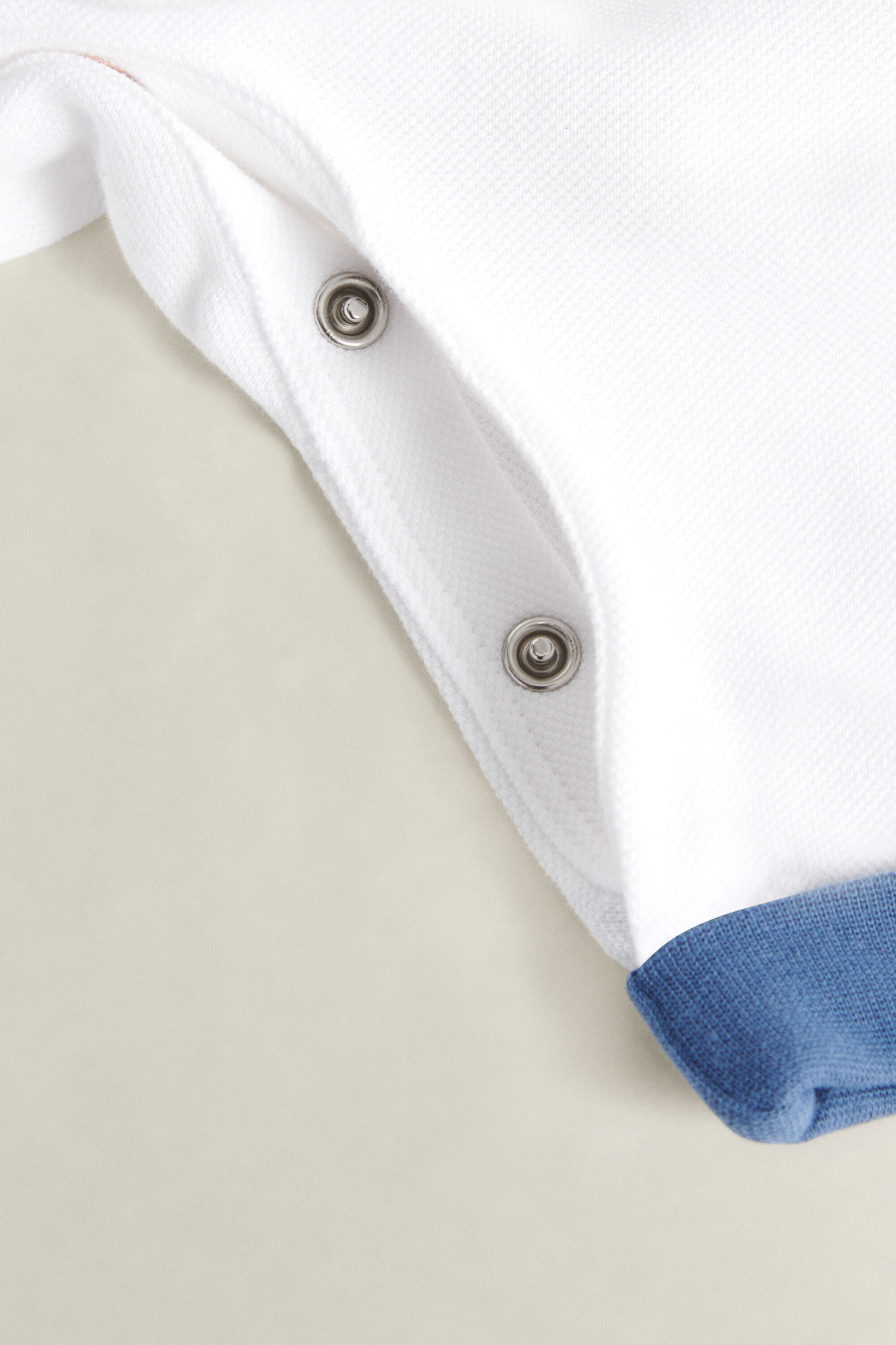 Baby Boy -malliston potkupuku pikeekauluksella