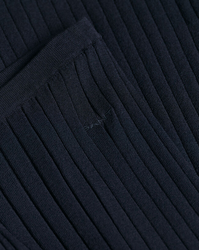 Teen Girls -malliston leveälahkeiset joustinneuloshousut