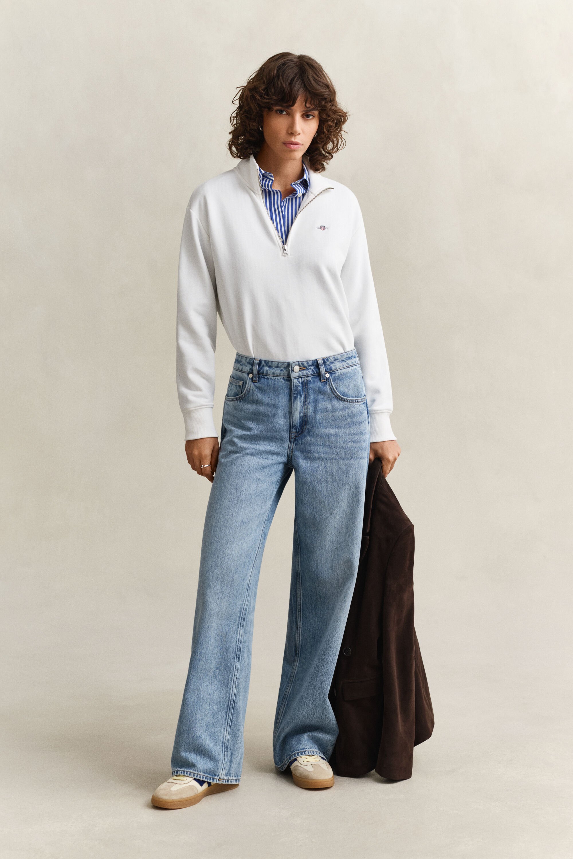 Shield‑collegepaita vetoketjukauluksella