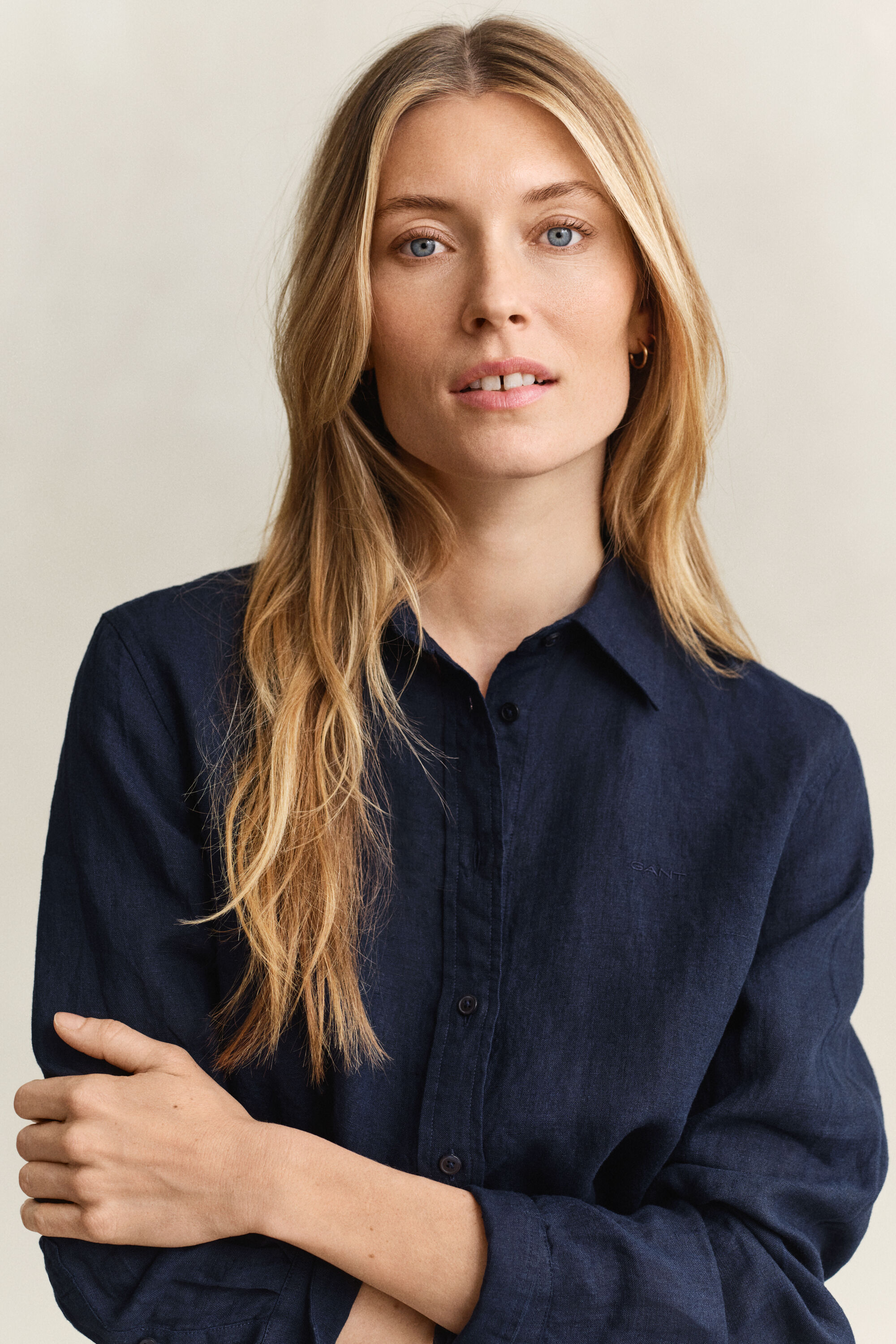 Regular fit ‑mitoitettu pellavapaita