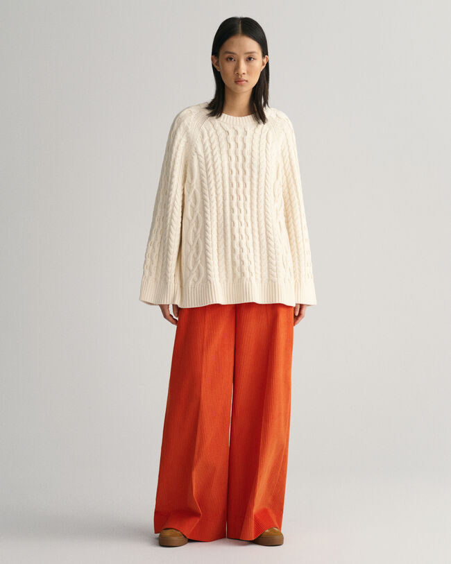 Korkeavy&ouml;t&auml;r&ouml;iset leve&auml;lahkeiset vakosamettihousut