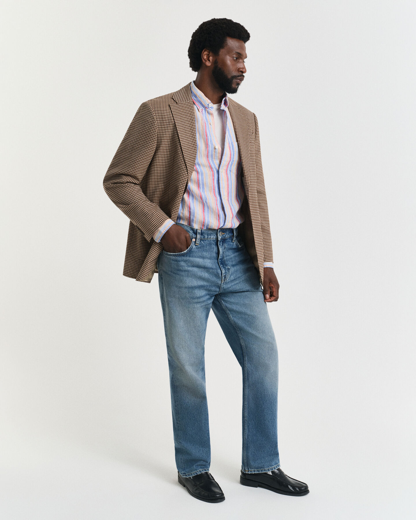 Regular fit ‑mitoitettu raidallinen pellavapaita