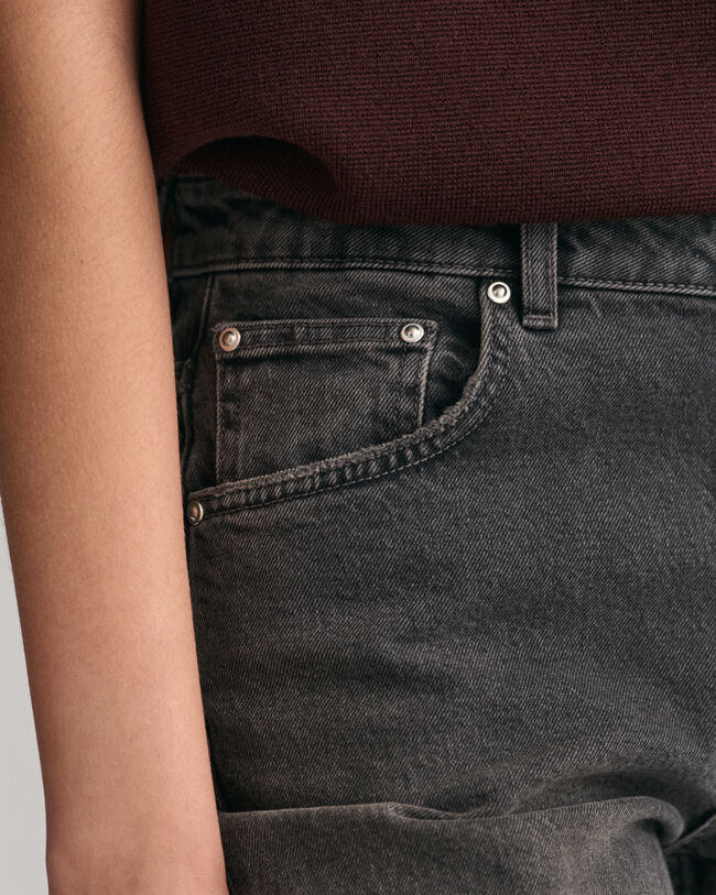 Vajaamittaiset suoralahkeiset farkut