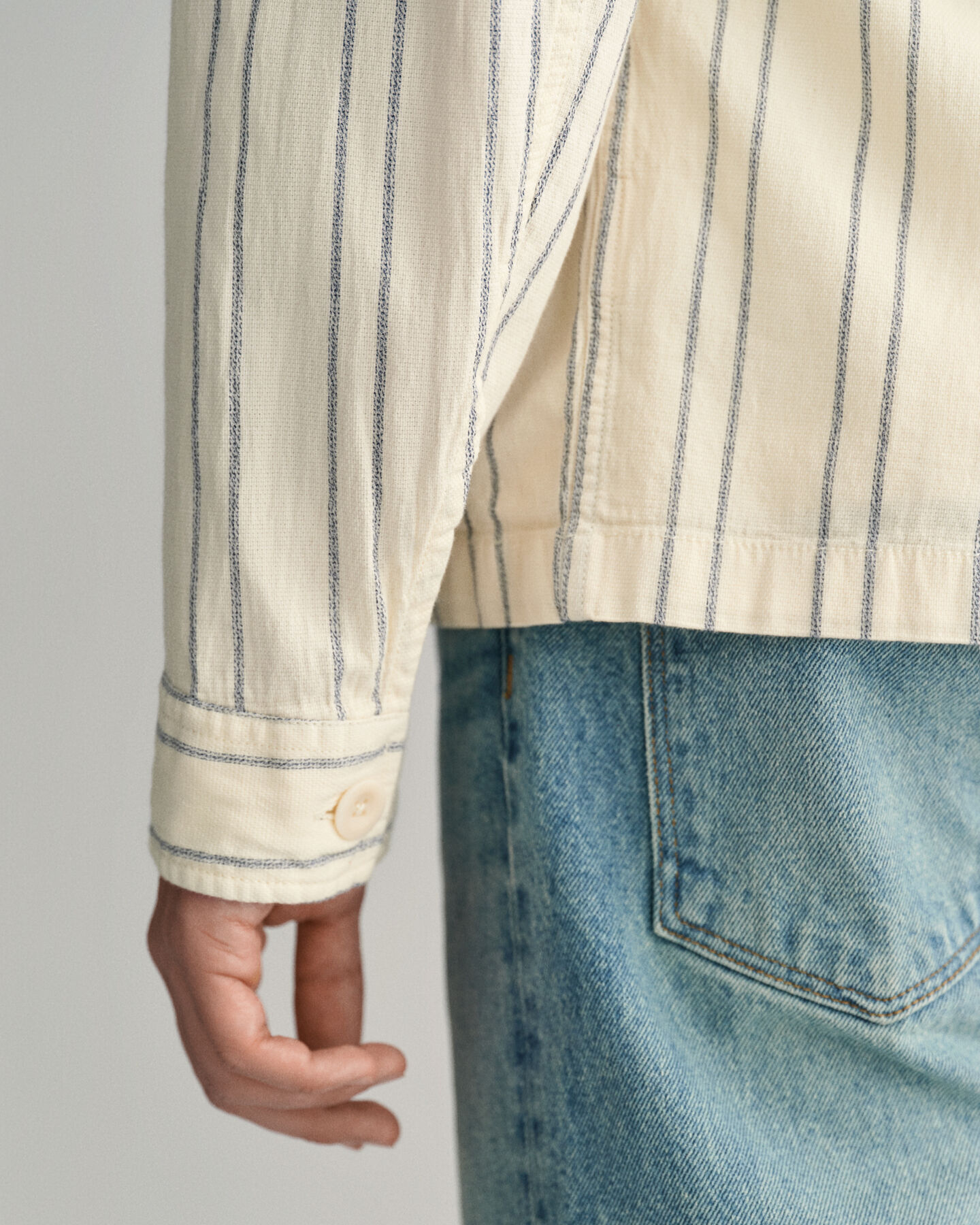 Raidallinen päällyspaita