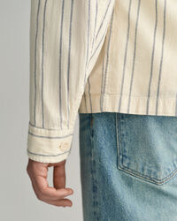 Raidallinen päällyspaita