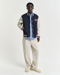 Regular fit ‑mitoitettu klassinen popliiniraitapaita