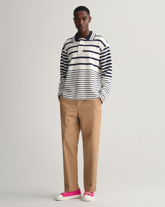 Paksu Rugger‑neule raitakauluksella