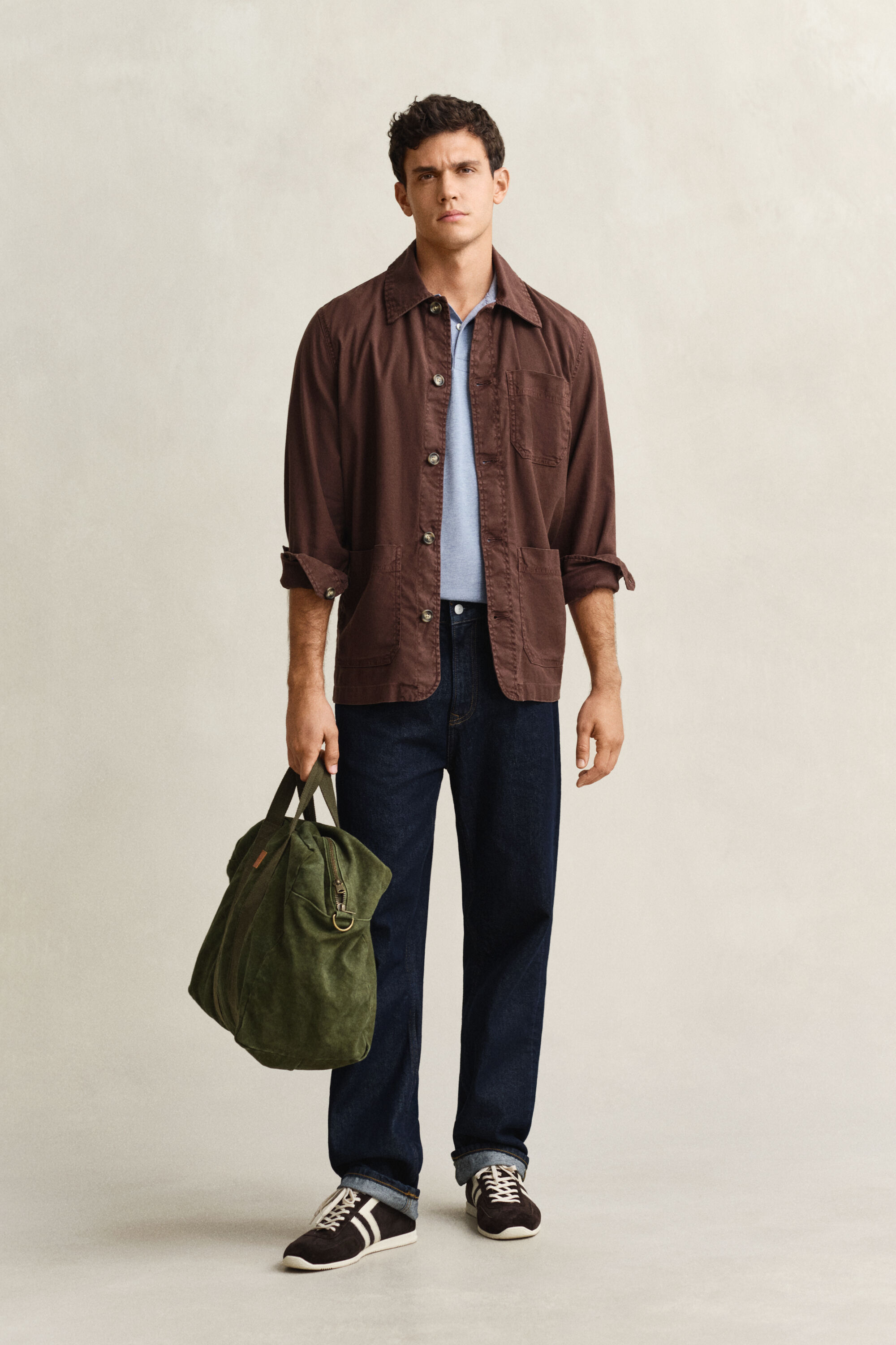 Kaksivärinen pikeepaita