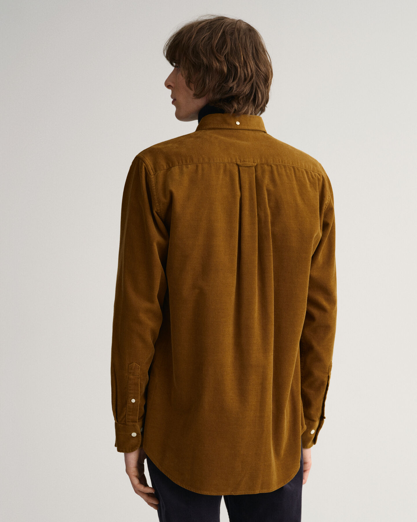 Regular fit ‑mitoitettu vakosamettipaita