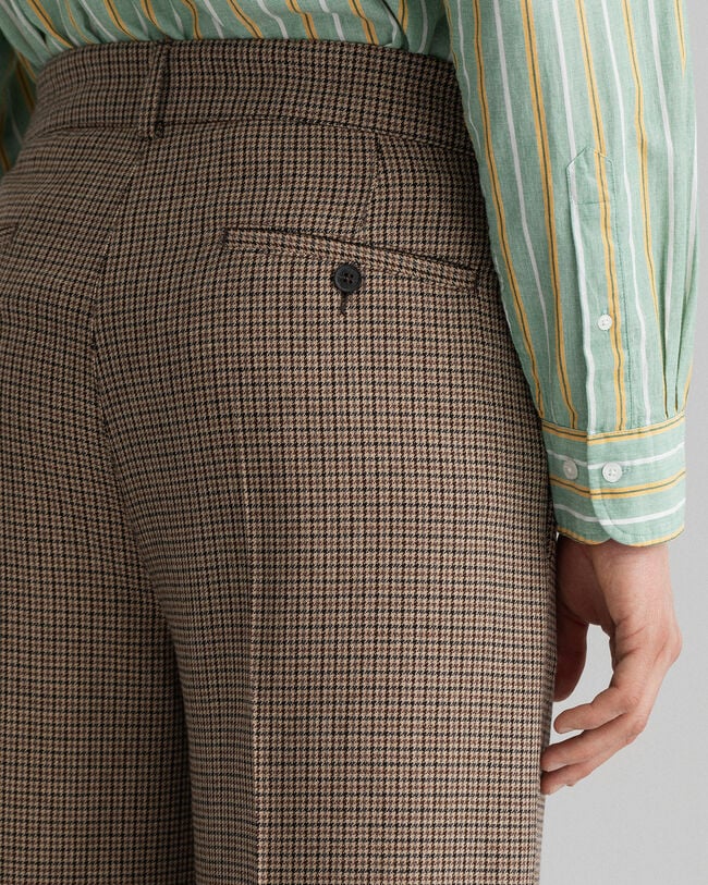 Laskostetut ruudulliset puvunhousut