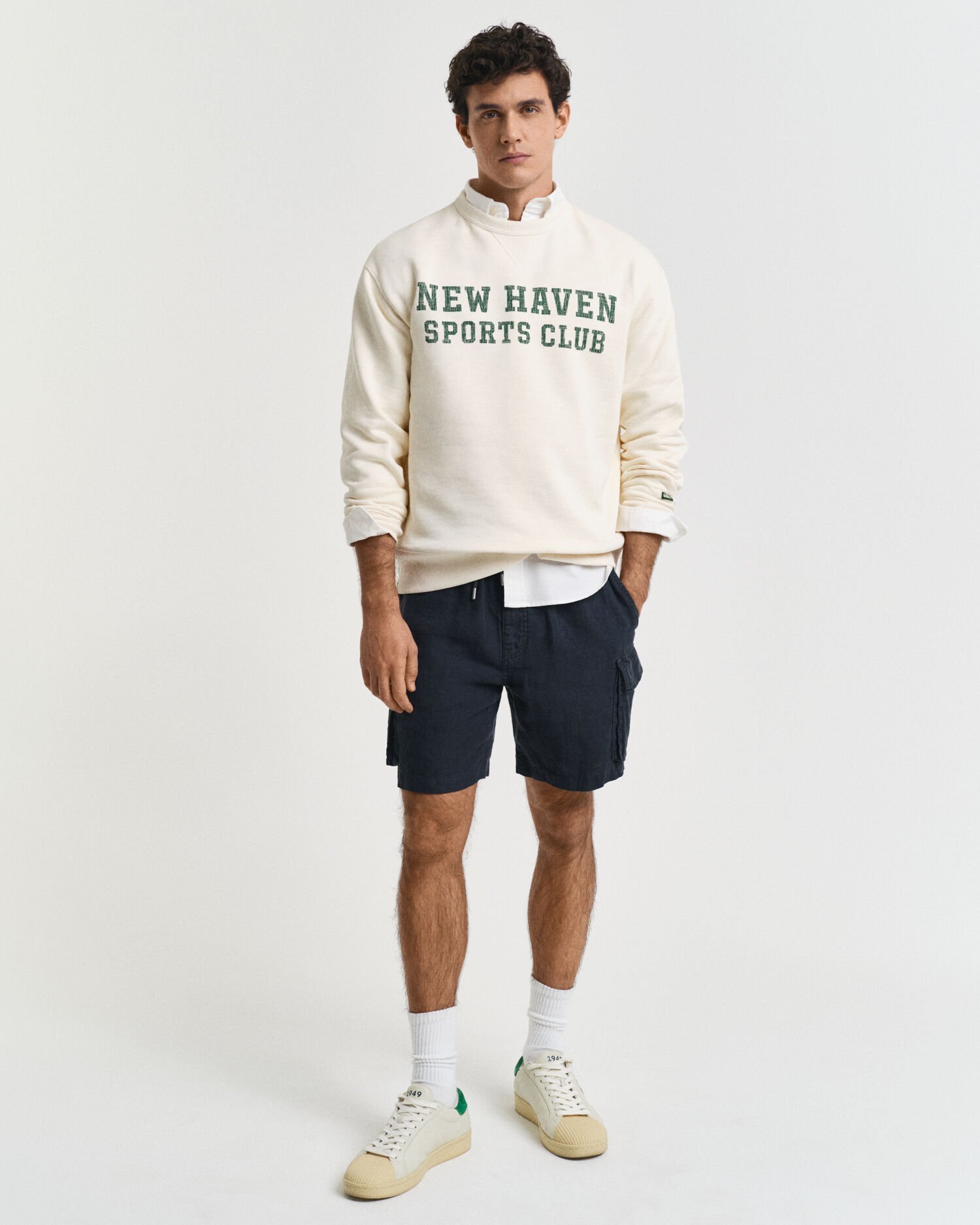 Graphic-collegepaita, pyöreä pääntie