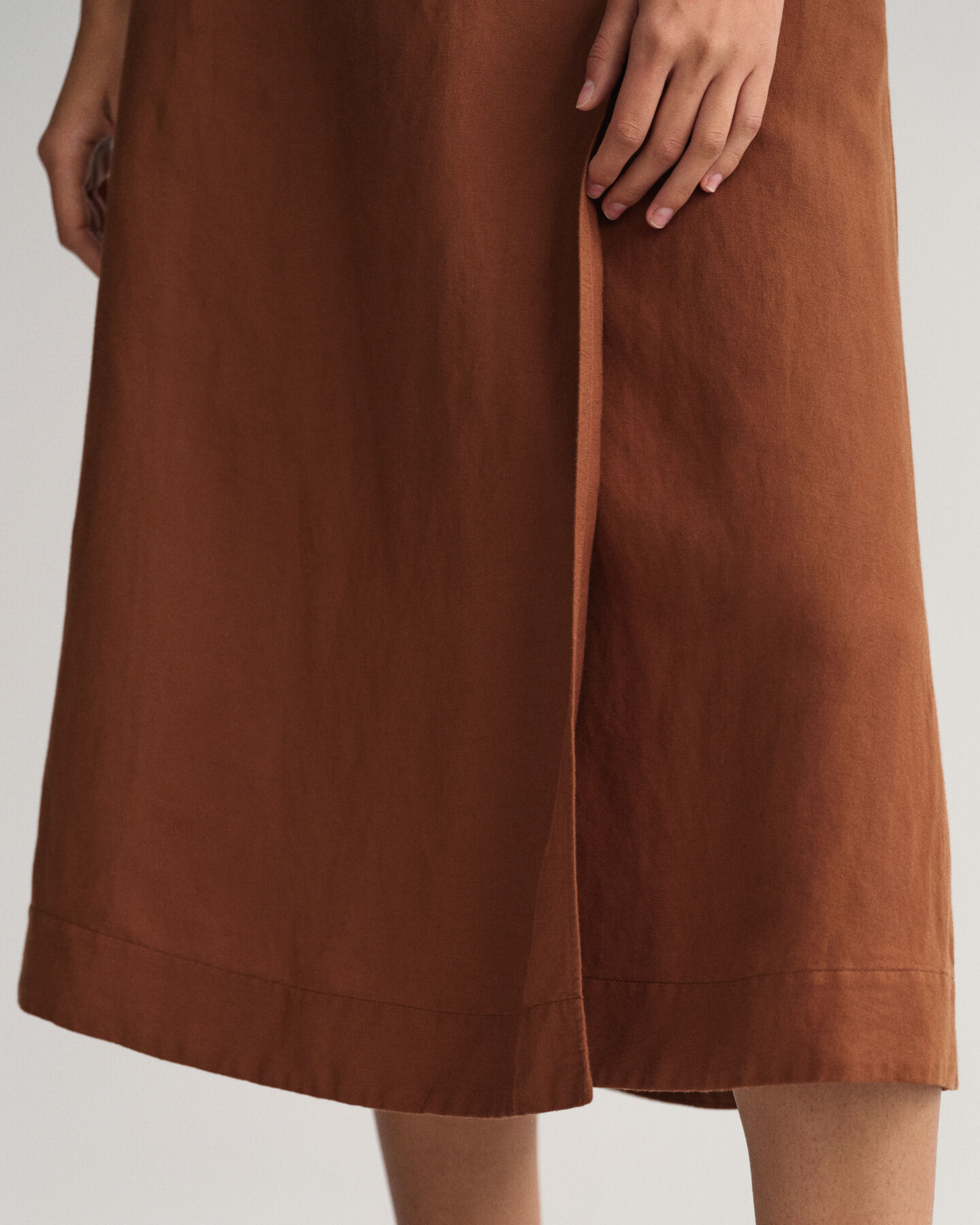 Midi-hame pellava-viskoosisekoitetta