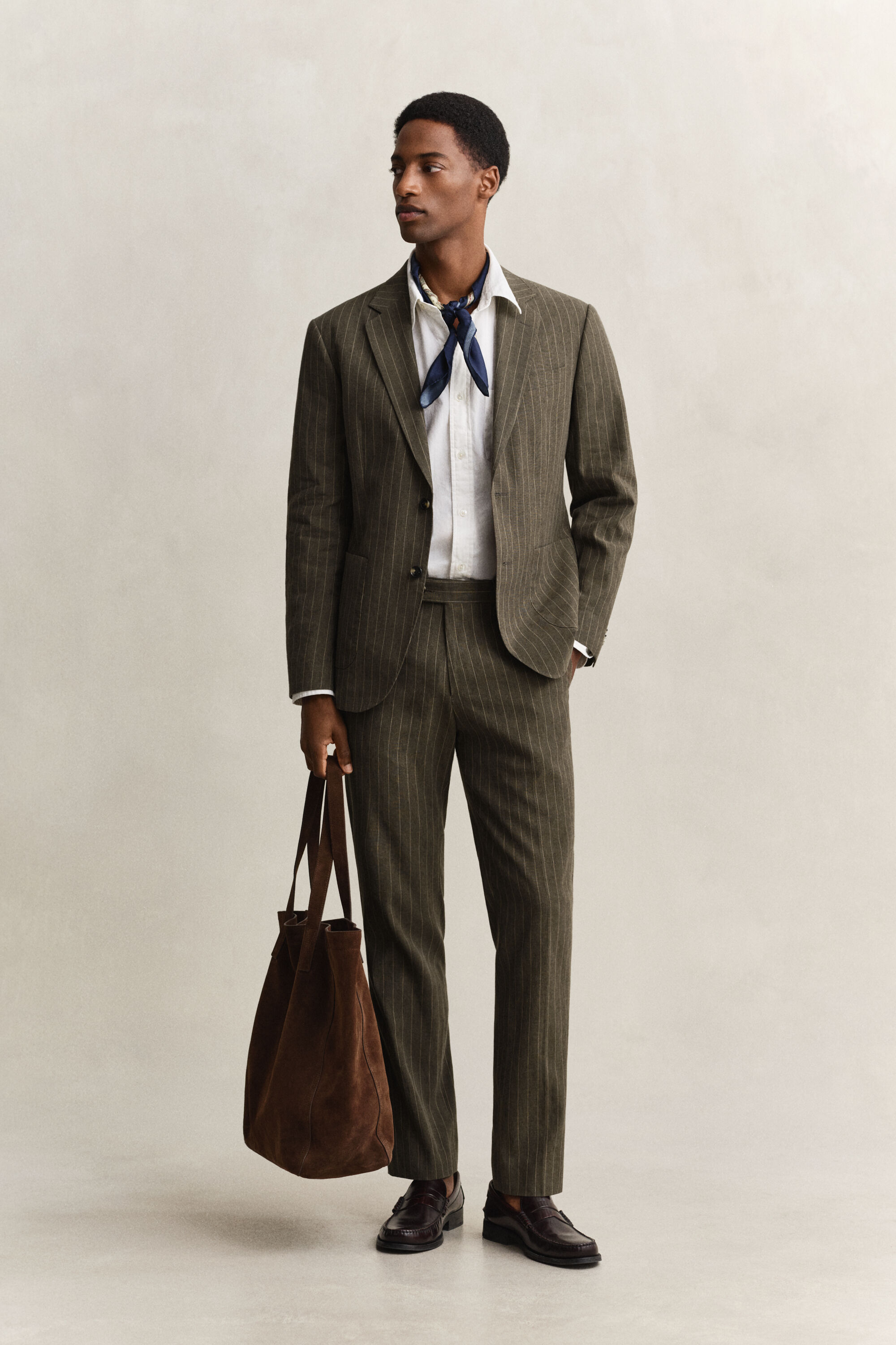 Liituraidallinen puvuntakki