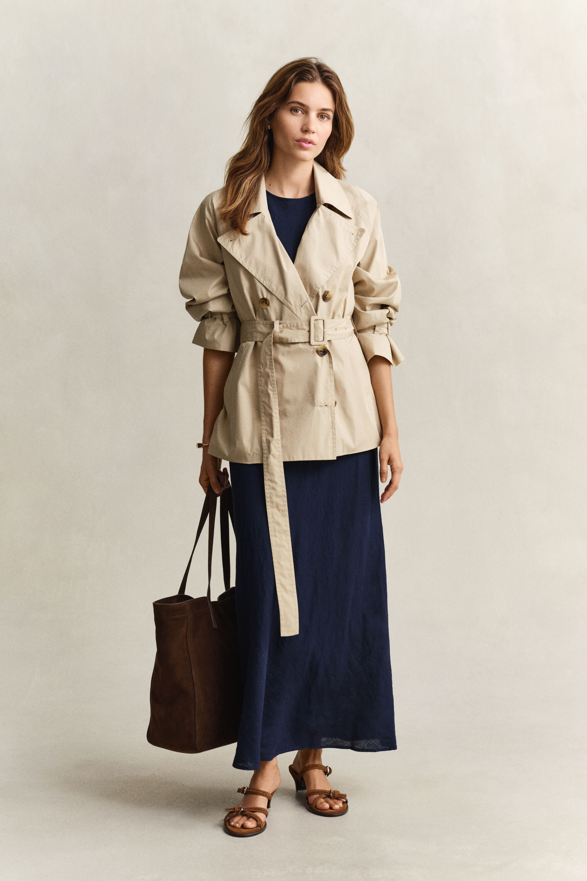 Vinoon leikattu midimittainen pellavamekko