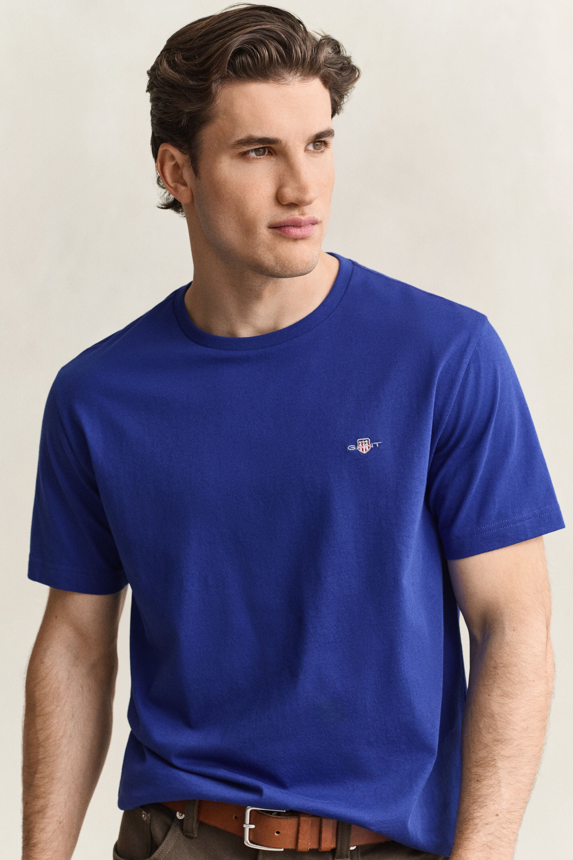 Regular fit ‑mitoitettu Shield-t‑paita