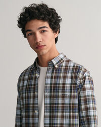 Regular&nbsp;fit ‑mitoitettu popliinipaita keskikokoisella ruutukuosilla