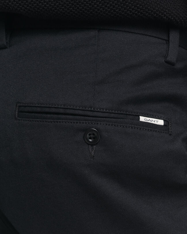 Slim fit ‑mitoitetut chinot