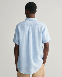 Regular&nbsp;fit ‑mitoitettu lyhythihainen pellavapaita