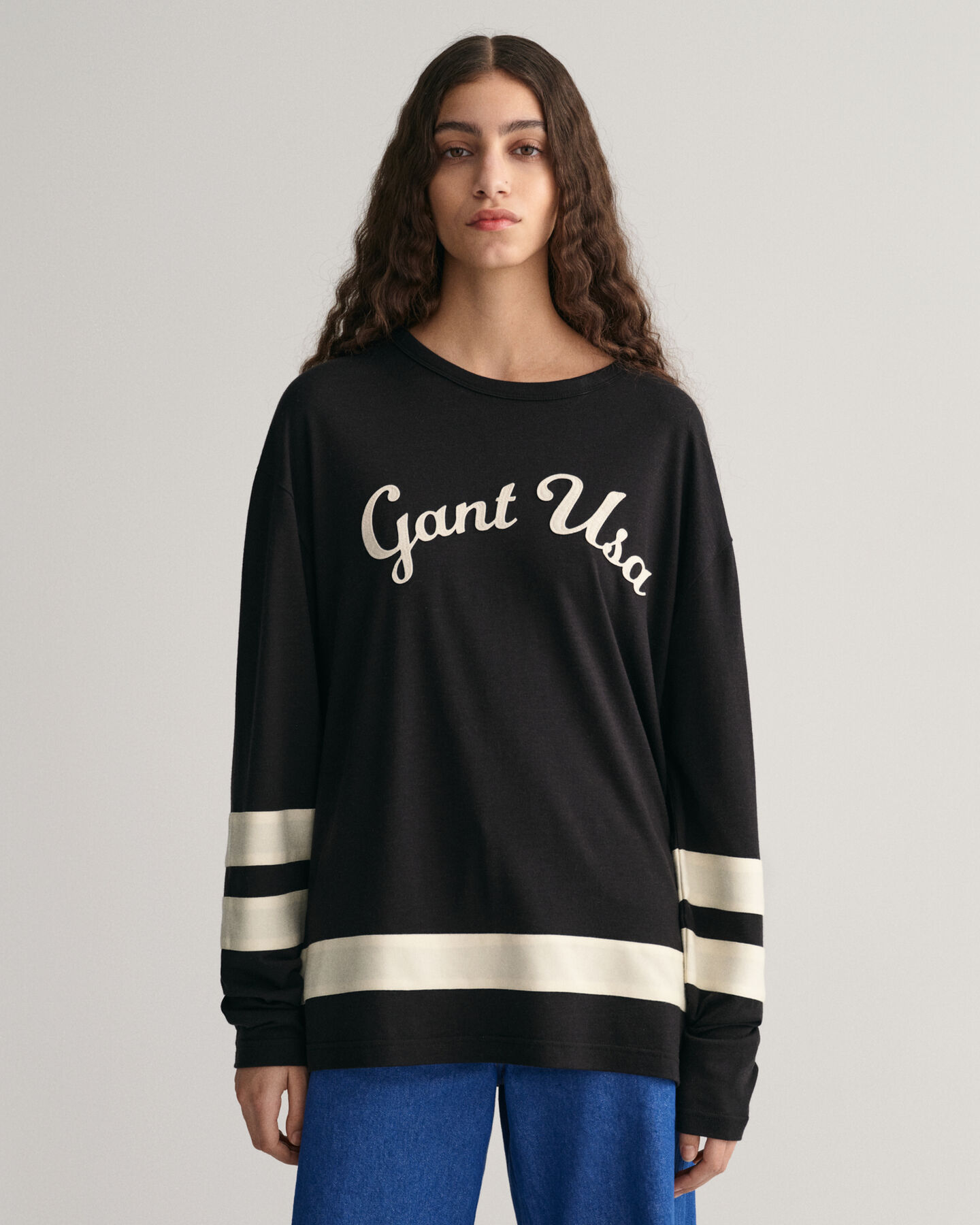 Pitk&auml;hihainen Script Graphic ‑t‑paita