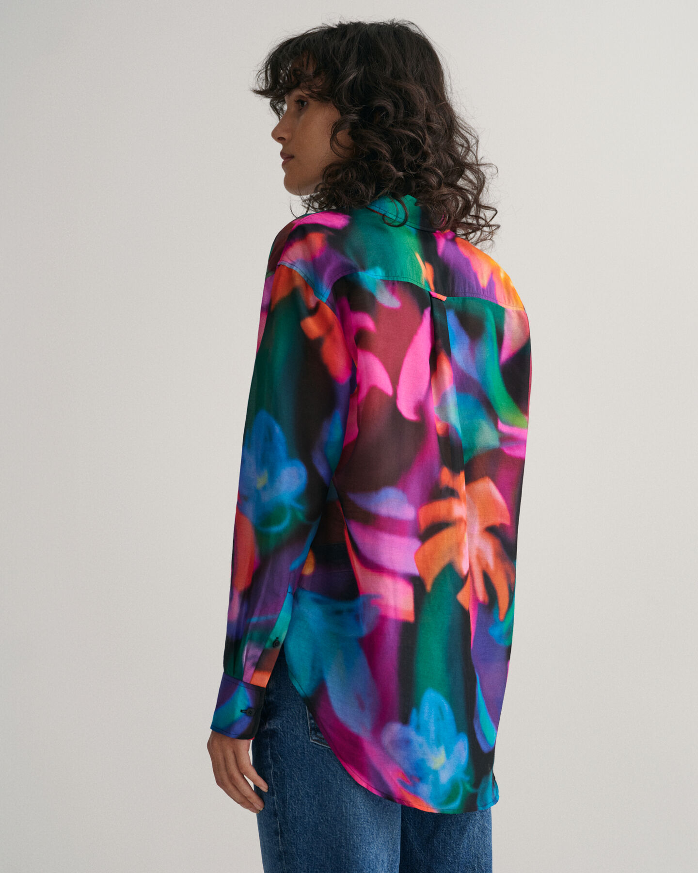 Relaxed fit ‑mitoitettu kukkapaita puuvilla-silkkisekoitetta