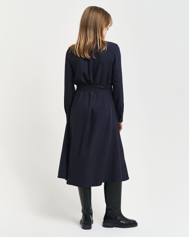 Taskullinen paitamekko