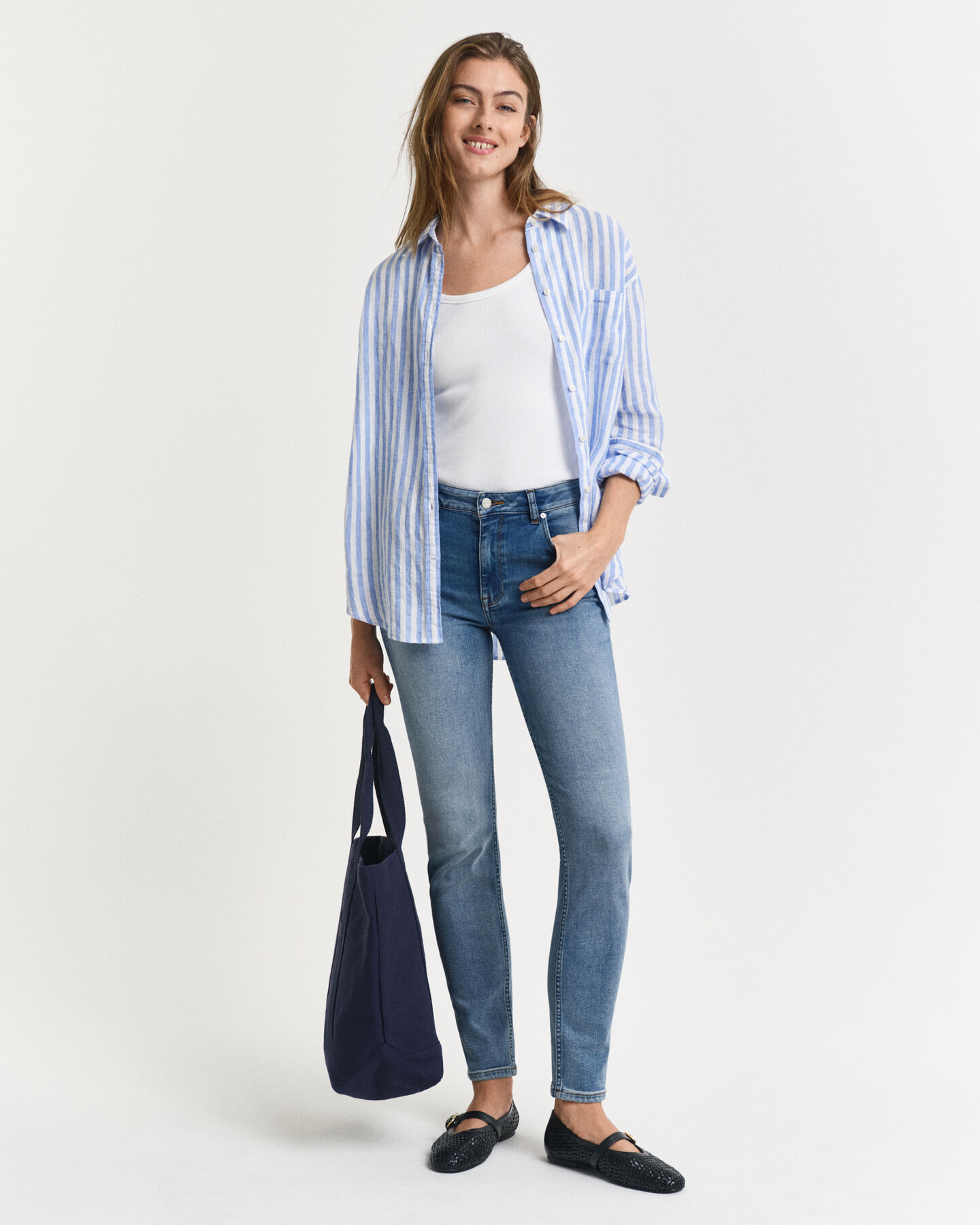 Slim fit ‑mitoitetut erittäin joustavat farkut