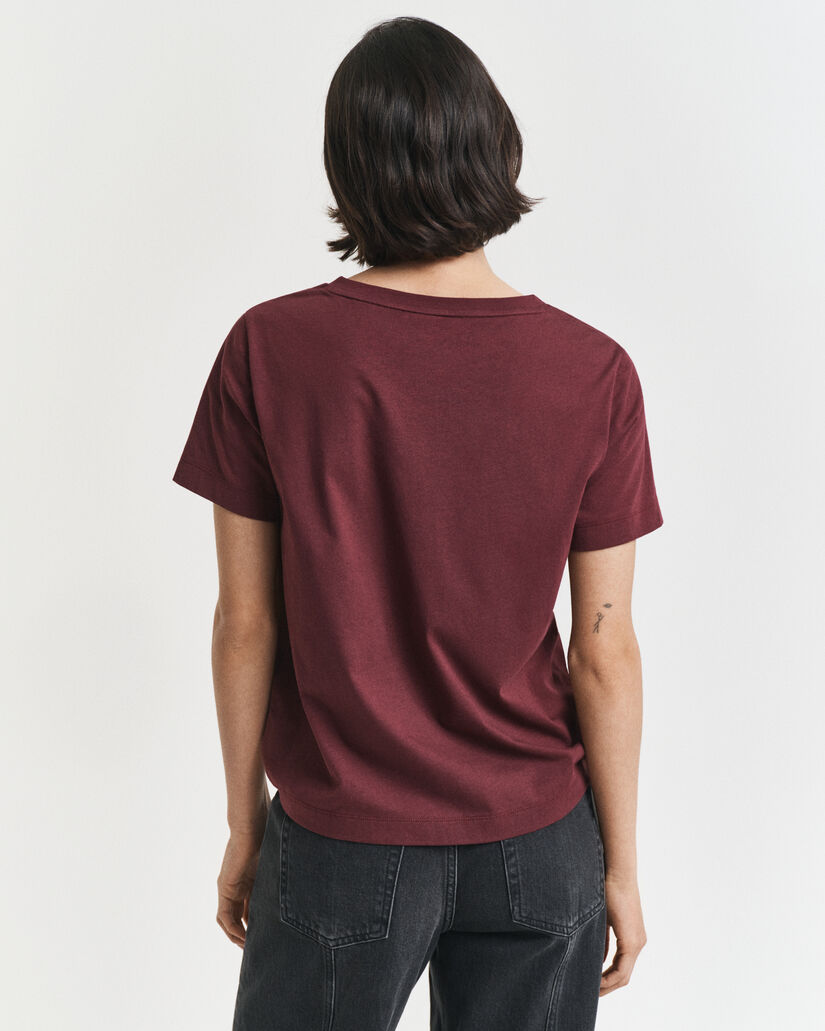 Shield-t‑paita, jossa v-pääntie