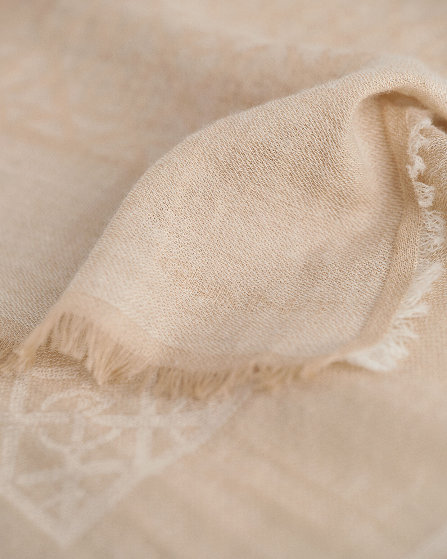 Kevyt G Patterned ‑neulehuivi